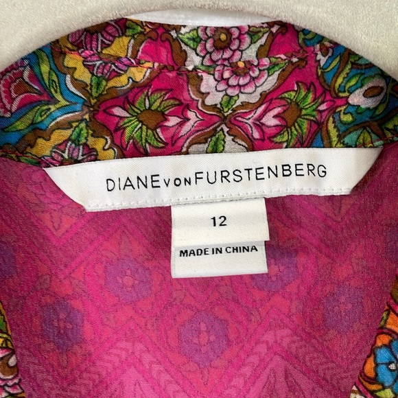 Diane Von Furstenberg Top Blouse Size 12 100% Silk Colorful Print EUC. - Picture 2 of 12